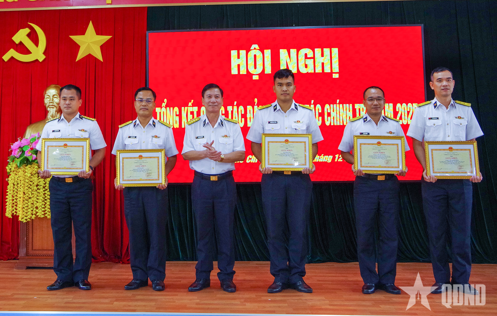 Vùng 2 Hải quân triển khai hiệu quả hoạt động công tác Đảng, công tác chính trị năm 2025